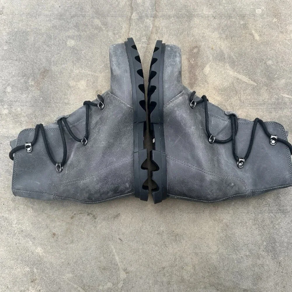 Sorel Joan Of Arctic Wedge III Lace Up Waterproof Gray Boots Size 9 Rarely Worn